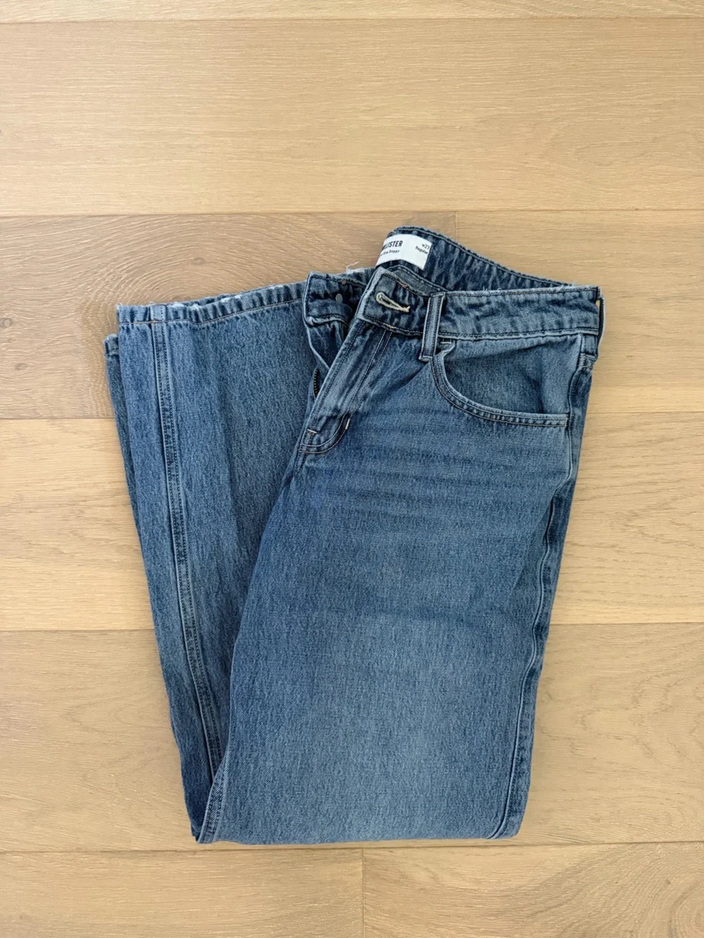 Hollister Low Rise Baggy Jeans